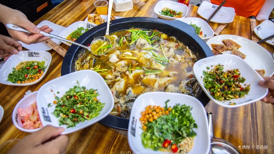 老船舫现做鲜鱼馆(奉节店)