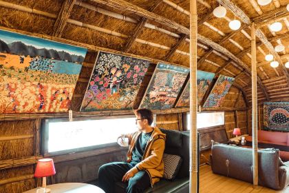 Dali Shuanglang Peasant Painting Society (Chicken Coop) Café