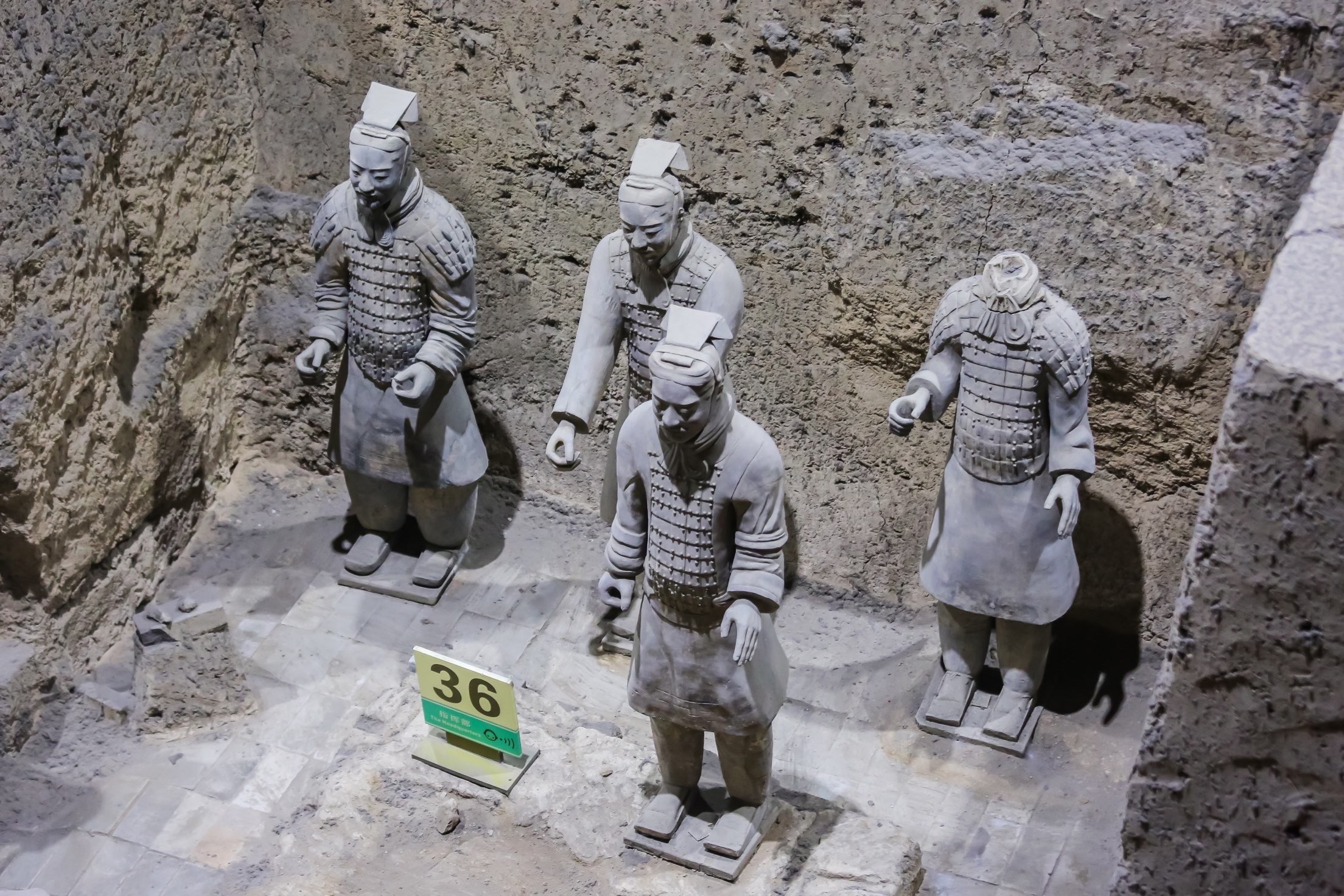 西安のシンボル、兵馬俑は世界の八大奇跡のひとつ。一号坑の壮観