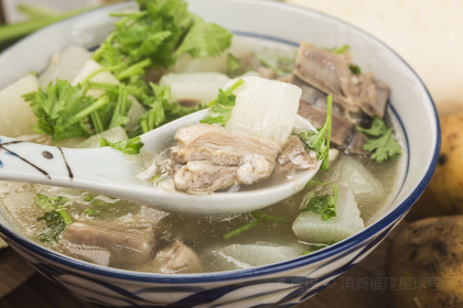 黄赛英特色锅边店