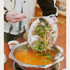 陆宣亦·黔山羊莊張用戶圖片