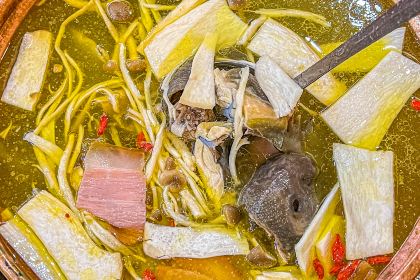 雲南天麻火腿雞