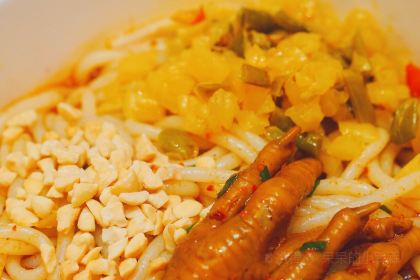 胡途爪热卤粉面(郴州友阿国际广场店)