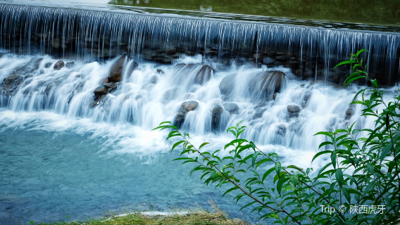Luhe Shiwai Meiyuan Scenic Area