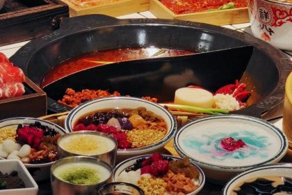 鹵校長重慶火鍋（銀湖歐尚店）