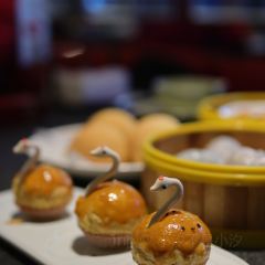 蝴蝶里·粤式点心·乳鸽(长宁来福士店) User Photo