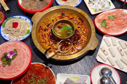 山水碼頭火鍋府