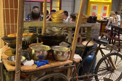 德小钵·肥肠馆(金钻店)