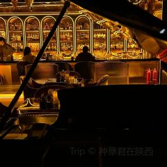 FOLLOW LOUNGE User Photo