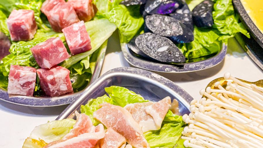 打卡探店炭燒烤肉•烤肉簽到店