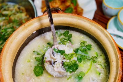 深夜食堂無骨鯽魚粥(河南岸店)