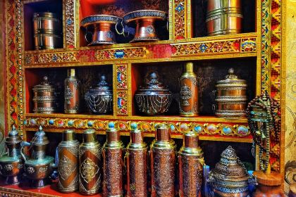 SHENG DE ZHUO LONG CANG GU YAN