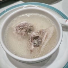 CHUN RUN DA DE HAI NA YE ZI JI MO KE SHENG HUO AN CHANG DIAN User Photo