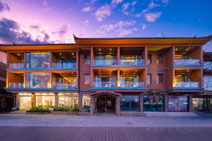 三色云河(泸沽湖大落水店)