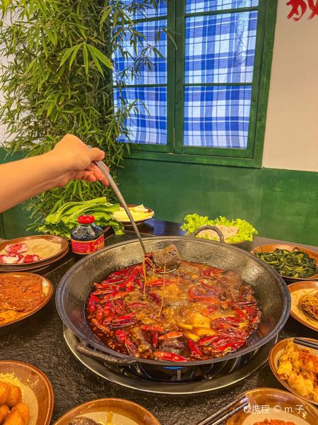 重庆渝井巷老火锅(沈阳七星大街店)