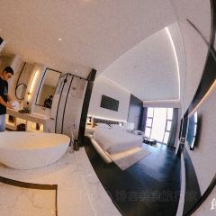 Air Lounge User Photo