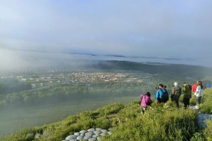 禾木神山图瓦部落餐厅