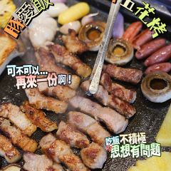 Tun Ai Fan · Fresh Pork Belly Cultural Restaurant 여행 사진