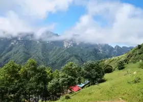 流峪寺村