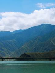 隆務黃河特大橋