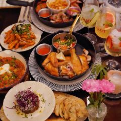 PetitChateau Wine&Bistro User Photo