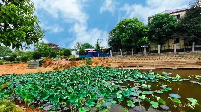 胭脂湖