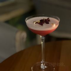 Blue whisky&cocktail User Photo