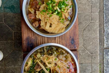 炳记牛味粉店(四坊路店)