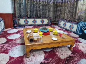 东乡人家手抓苑(新辉华寺名都店)