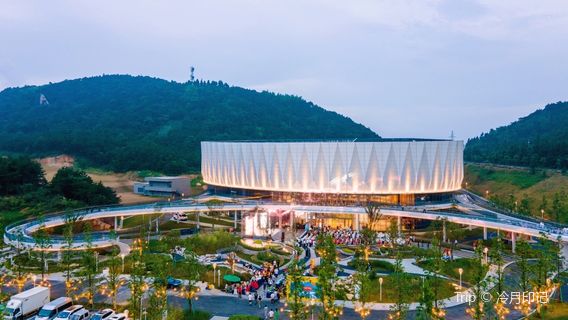 Lvcheng Tiantai Mountain Snow Paradise