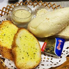 Le Petit Paris - French Restaurant User Photo
