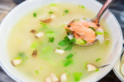 黄赛英特色锅边店