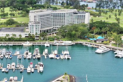 Horizons Sky Bar & Cigar Lounge