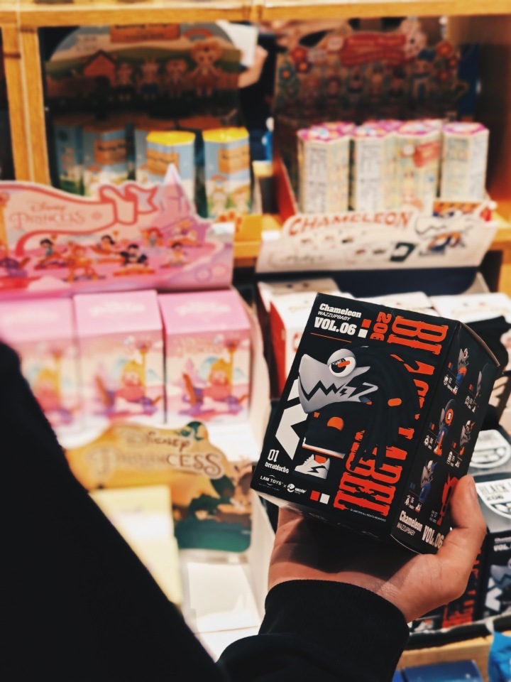 文具ブランドである晨光が運営する雑物社。その店内に入ると、単