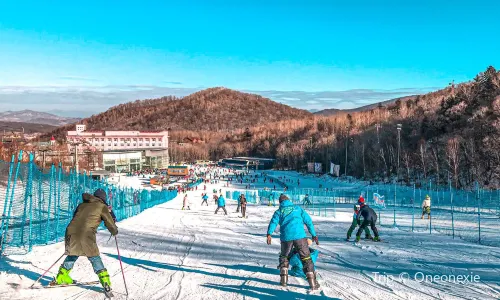 Skiing in Shangzhi