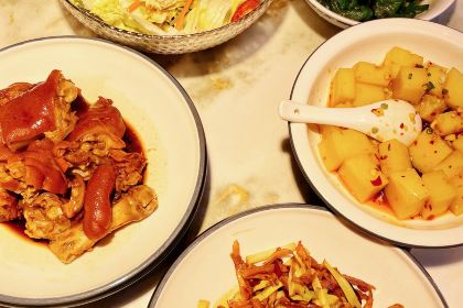 钵老头土钵菜(南郡店)