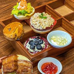铃兰咖啡西餐·酒吧(水岸名居店) User Photo