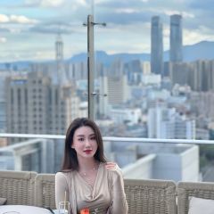昆明喜舍清歡高空露台設計師飯店（昆明萬象城店）·歡BAR·高空泳池威士忌酒廊張用戶圖片