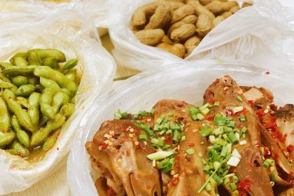 航埠小平鸭头店