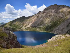 錯通翠湖 （三連湖）