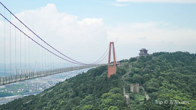 Huaxi Village Glass Trestle
