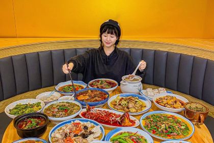 尹二姐守艺川菜(美专校街店)