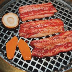 岩冶屋·炭火和牛烤肉(东二环泰禾广场店) User Photo