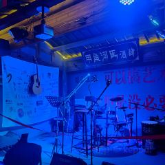 甲鱼河马音乐酒吧 User Photo