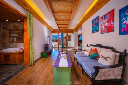 三色云河(泸沽湖大落水店)