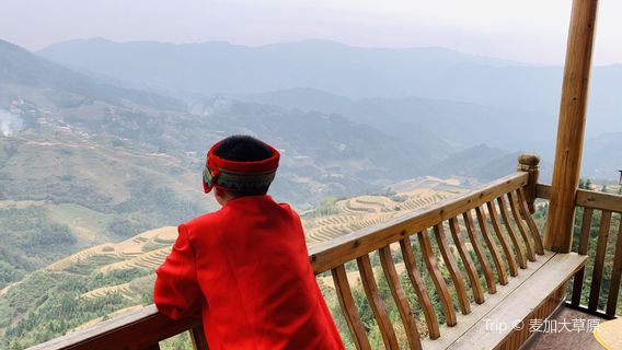 Zhuang Costume Experience in Longsheng