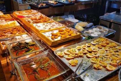 叉图牛排烤肉火锅自助餐厅(爱琴海店)