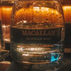 HERMIT WHISKY&COCKTAIL BAR 여행 사진