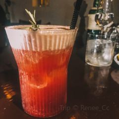 HERMIT WHISKY&COCKTAIL BAR 여행 사진