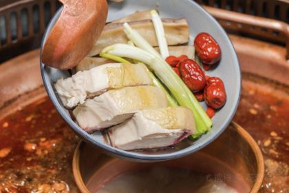 小南房鲜美蛙火锅(银海店)
